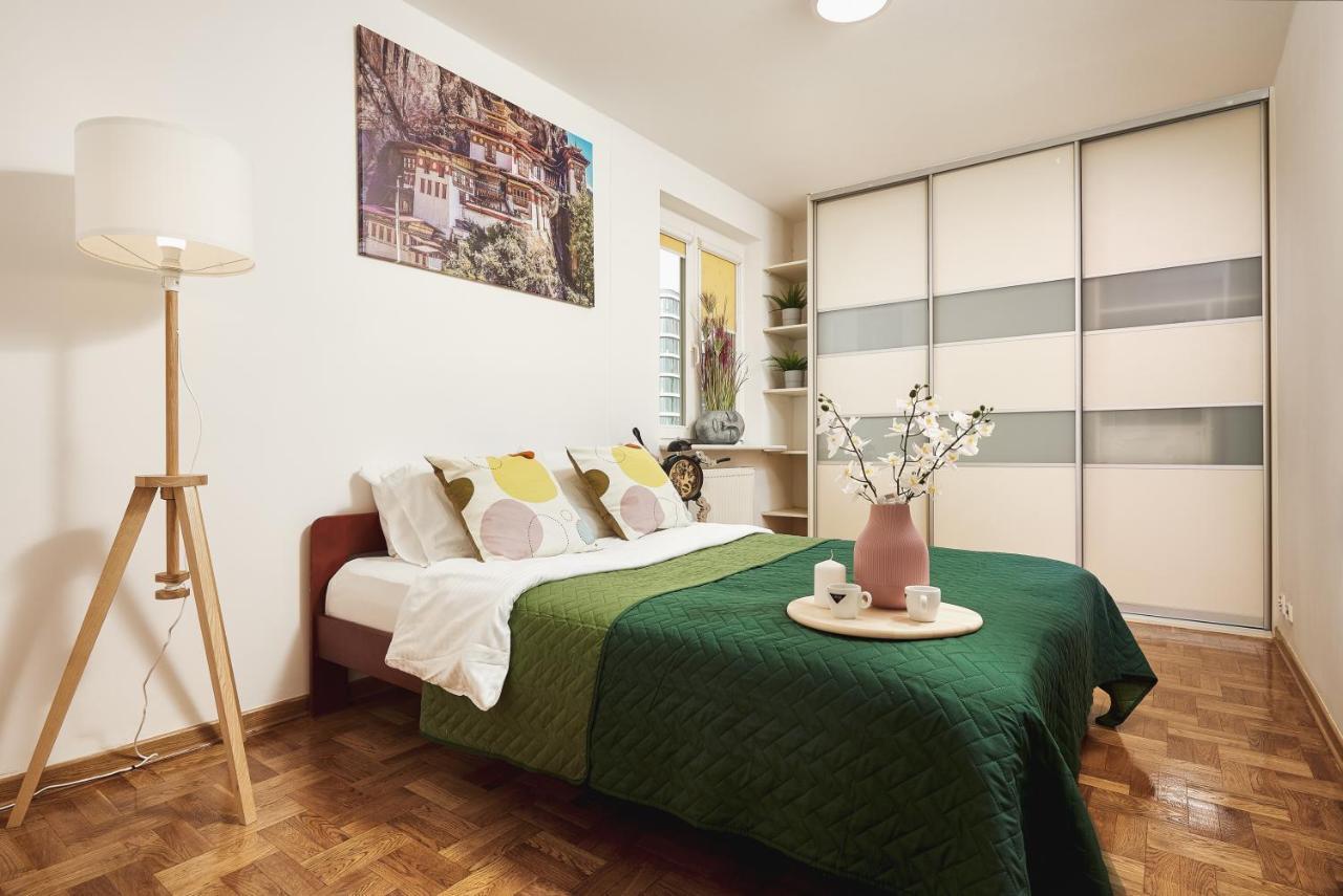 Lumina Spacious Apartment Near The Railway Station Varsovia Exterior foto
